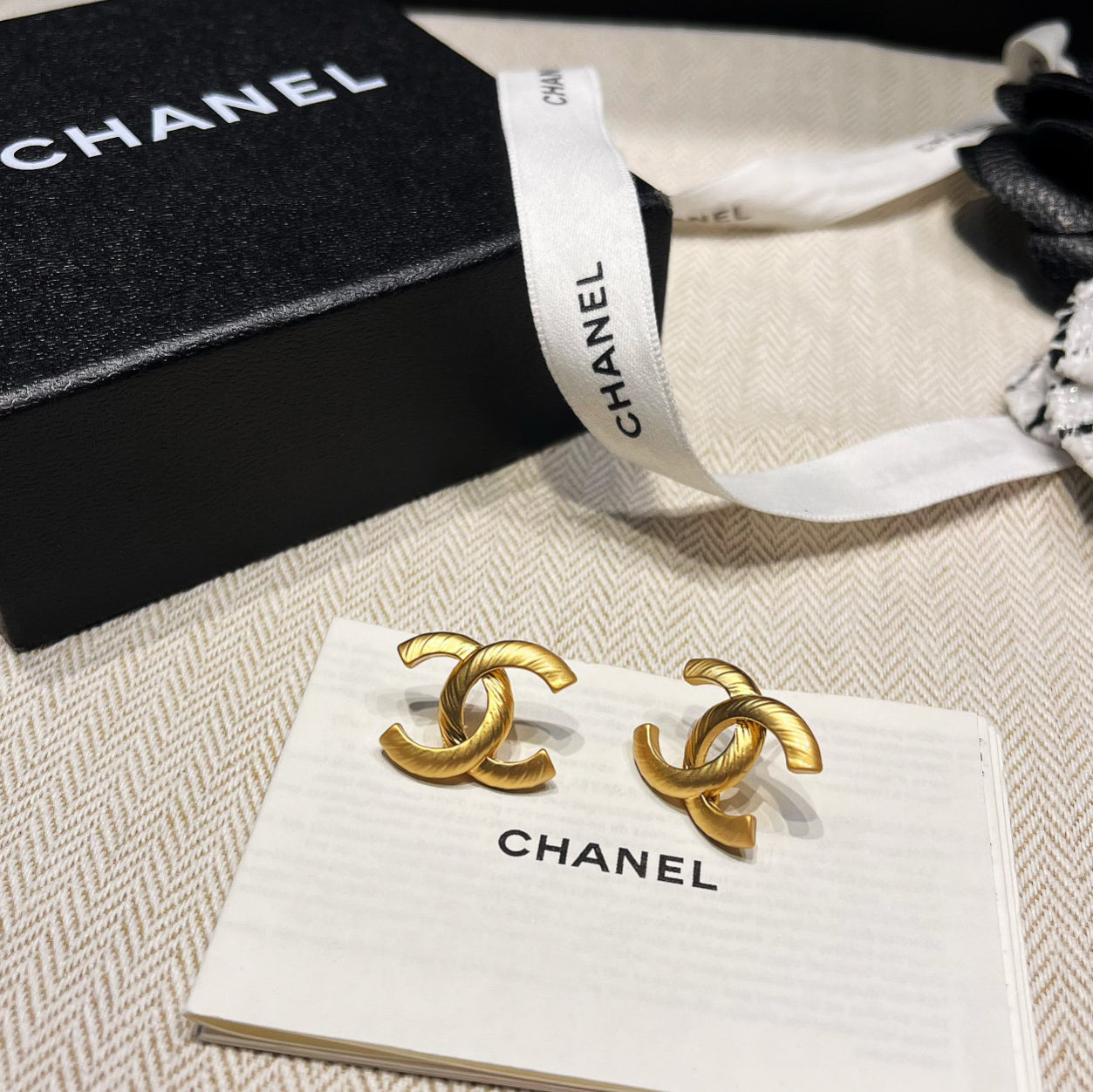 Gold Elegant Earrings