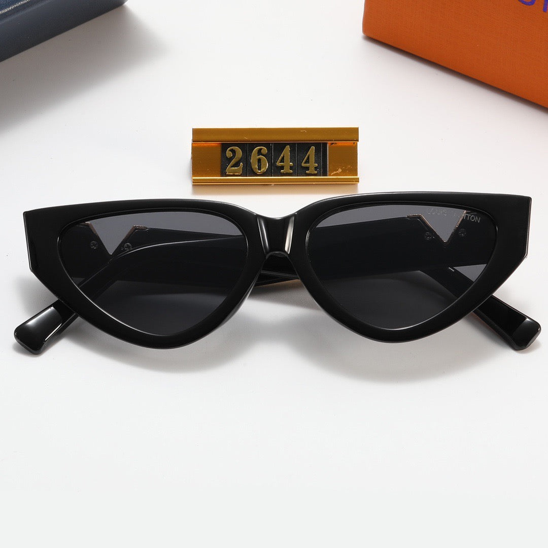 Nuovi occhiali da sole Cat-Eye V