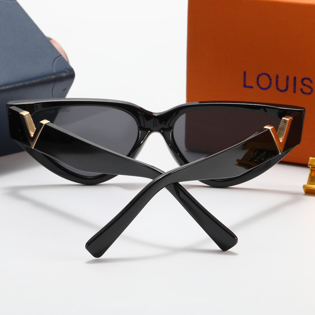 Nuovi occhiali da sole Cat-Eye V