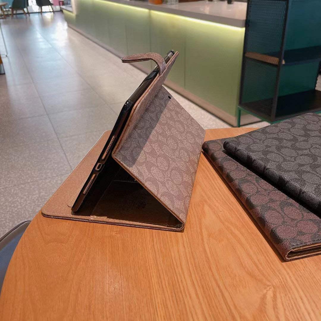 Modische iPad-Hülle mit geprägtem Design