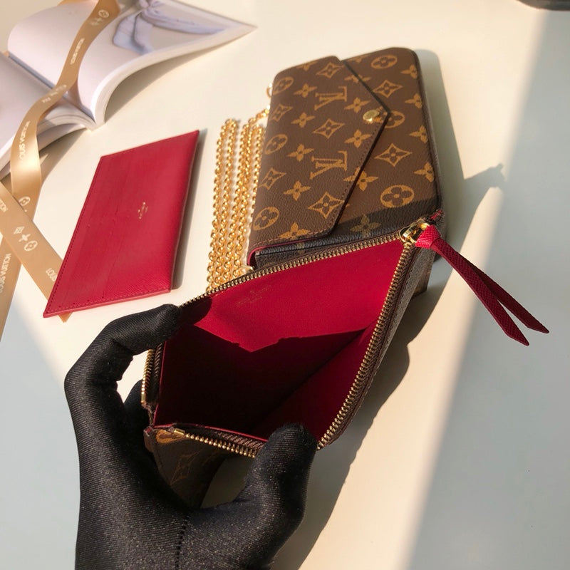 Quadratische Pochette-Modetasche