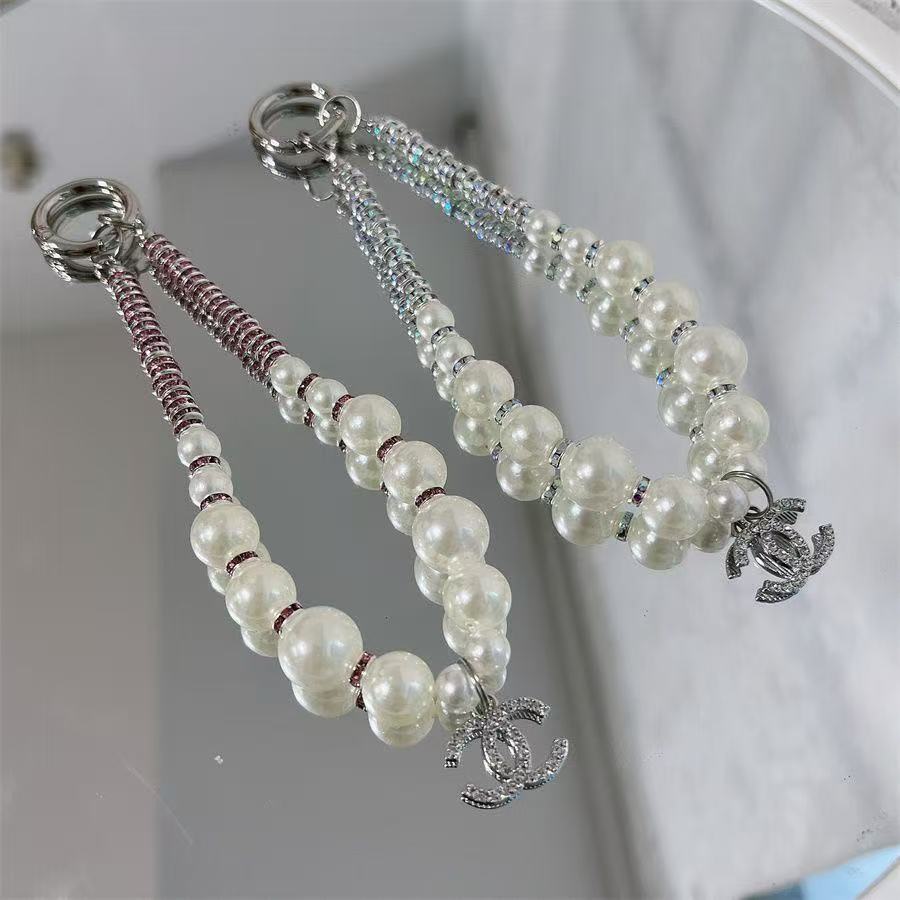 Trendy Pearl Chain Phone Charm