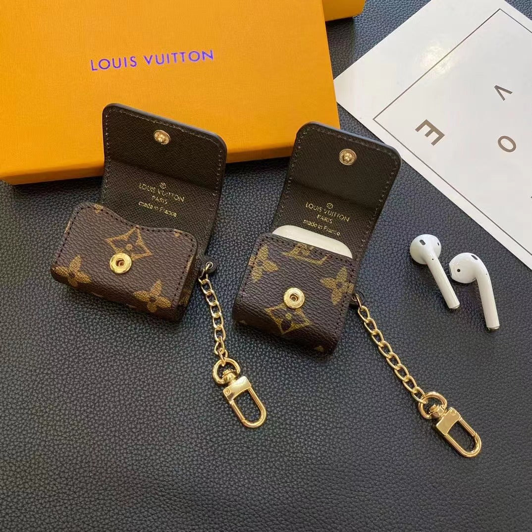 Klassische AirPods-Hülle mit verblasstem Muster