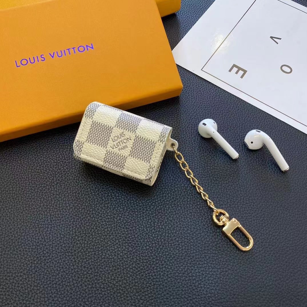 Klassische AirPods-Hülle mit verblasstem Muster