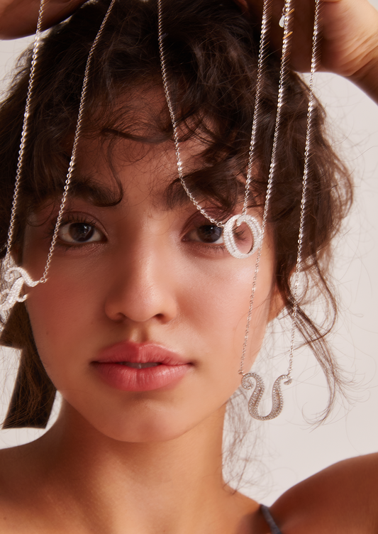 Alphabet-Anfangsbuchstaben-Edelstein-Halskette