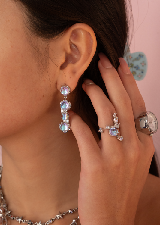 Orecchini asimmetrici in argento con pietra di luna Vichy