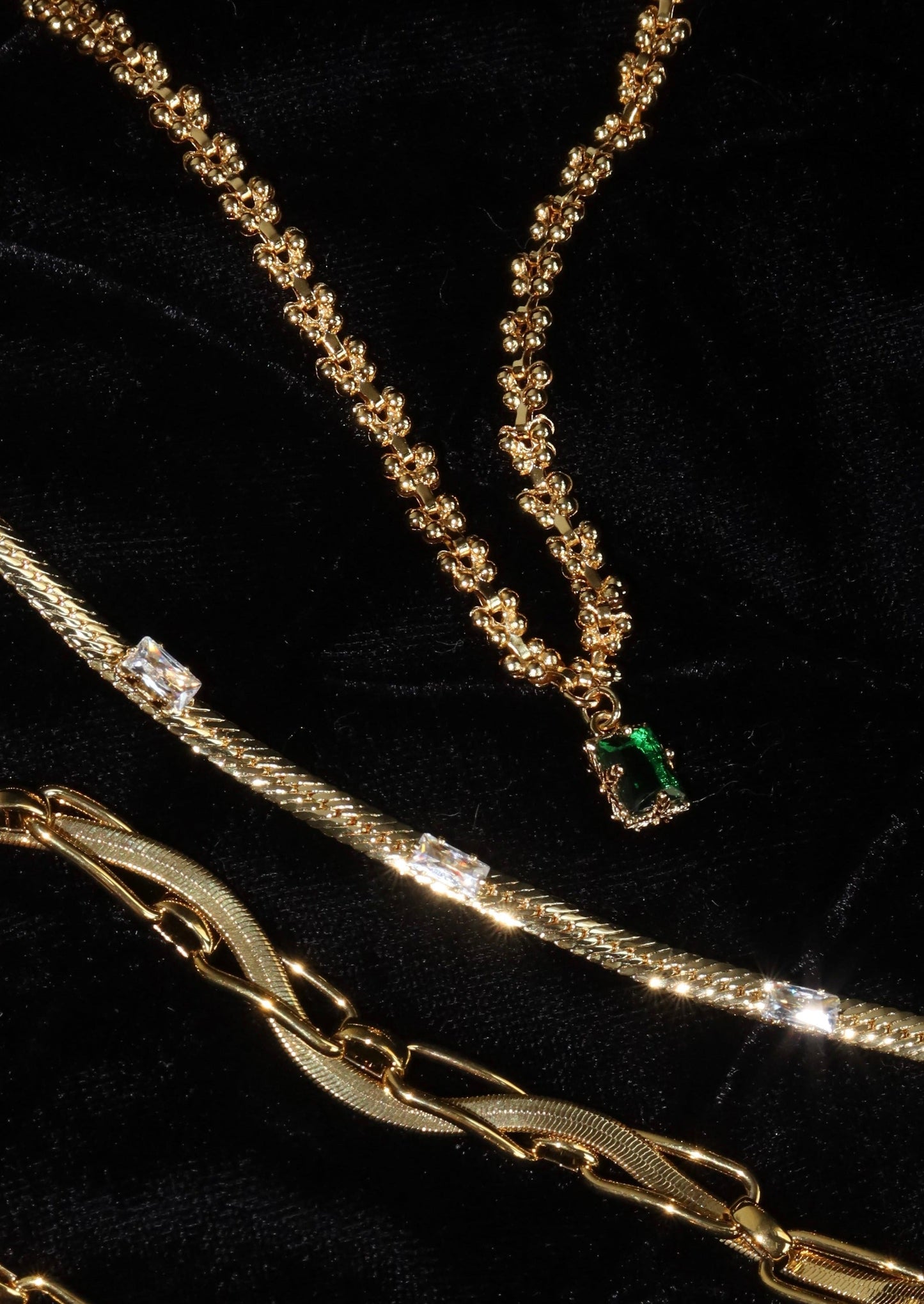 Collana dorata con pietra verde smeraldo Kay