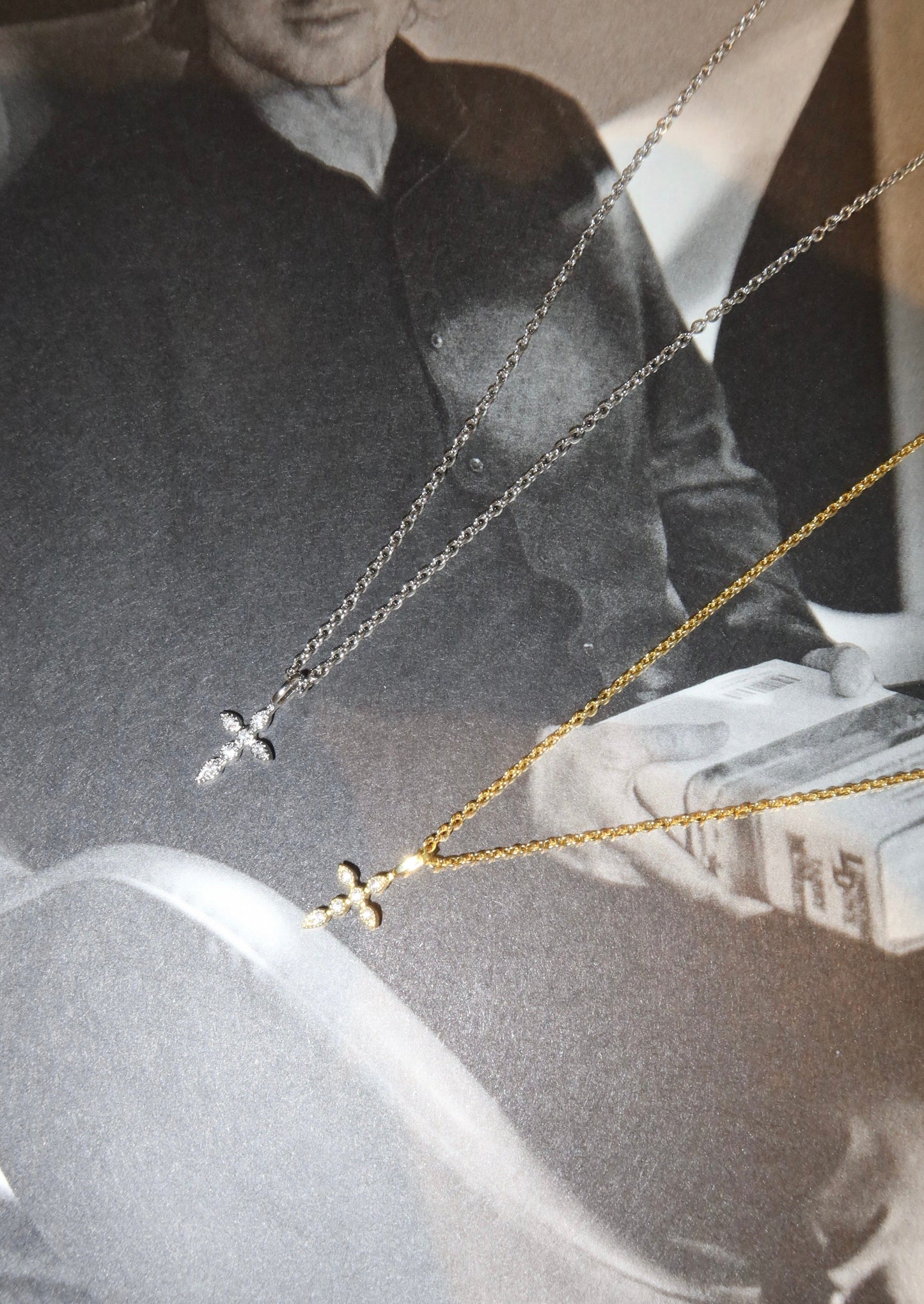 Collana in argento con croce di diamanti Rango