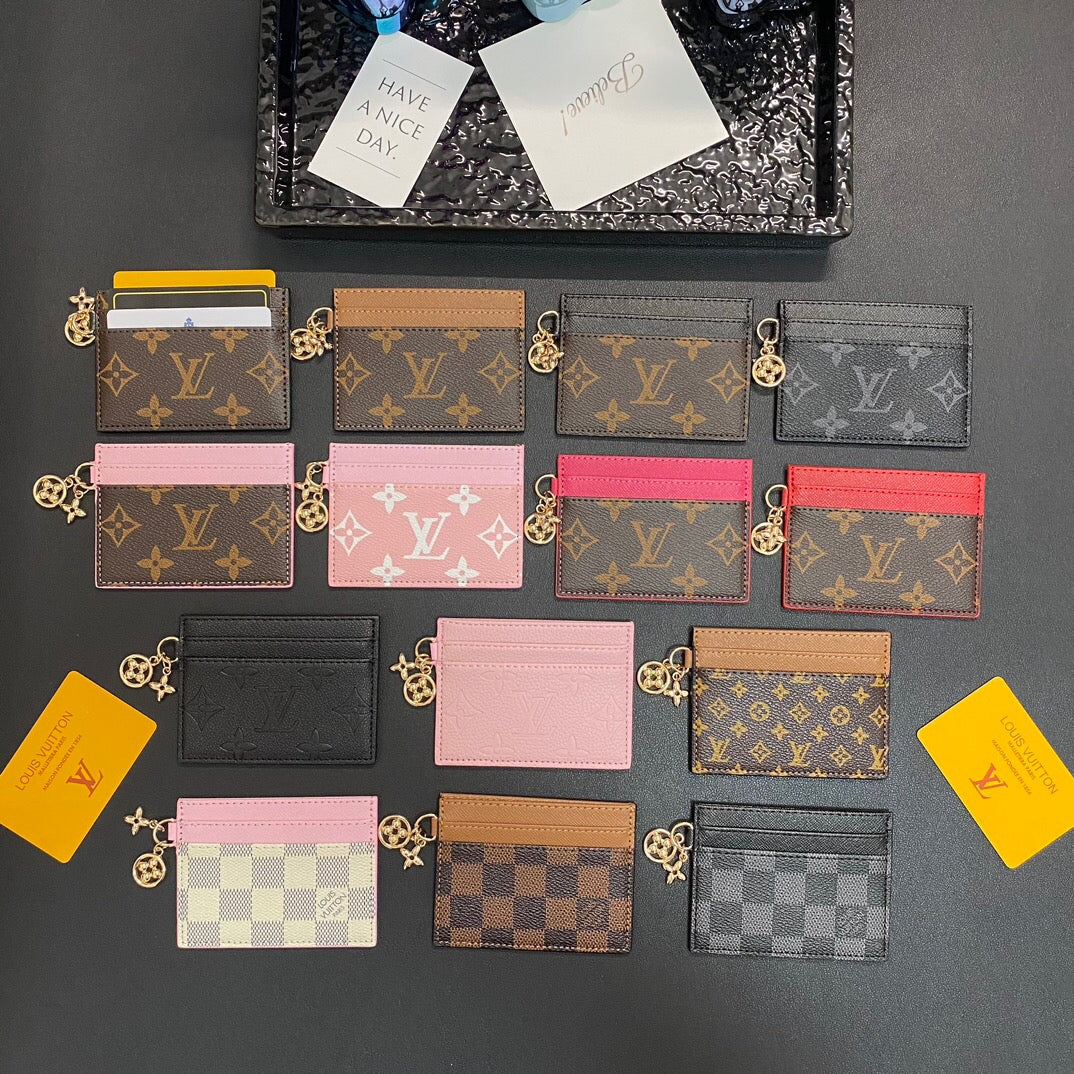 Trendy Münz- und Kartenetui mit Kette