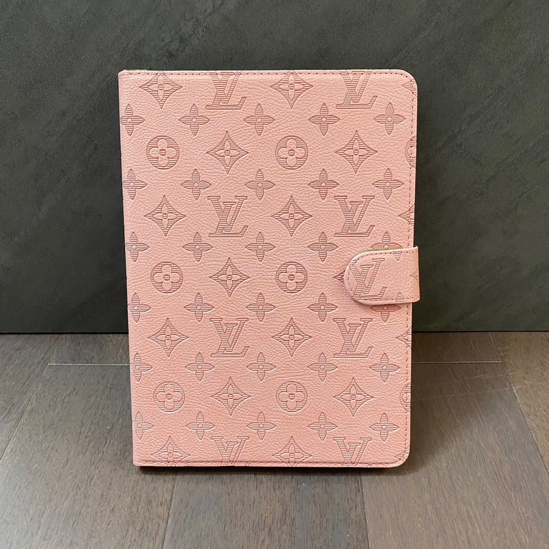 Klassische iPad-Hülle mit geprägtem Design