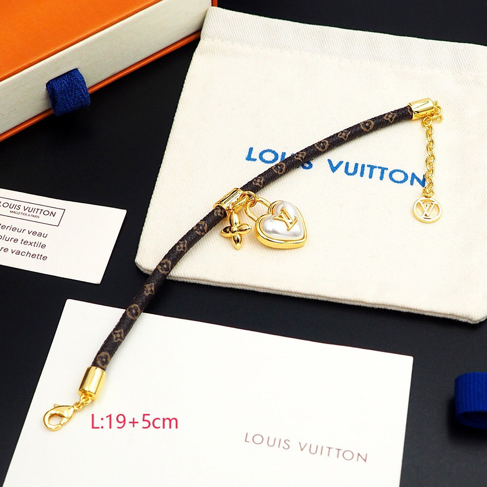 Love Pendant Leather Bracelet