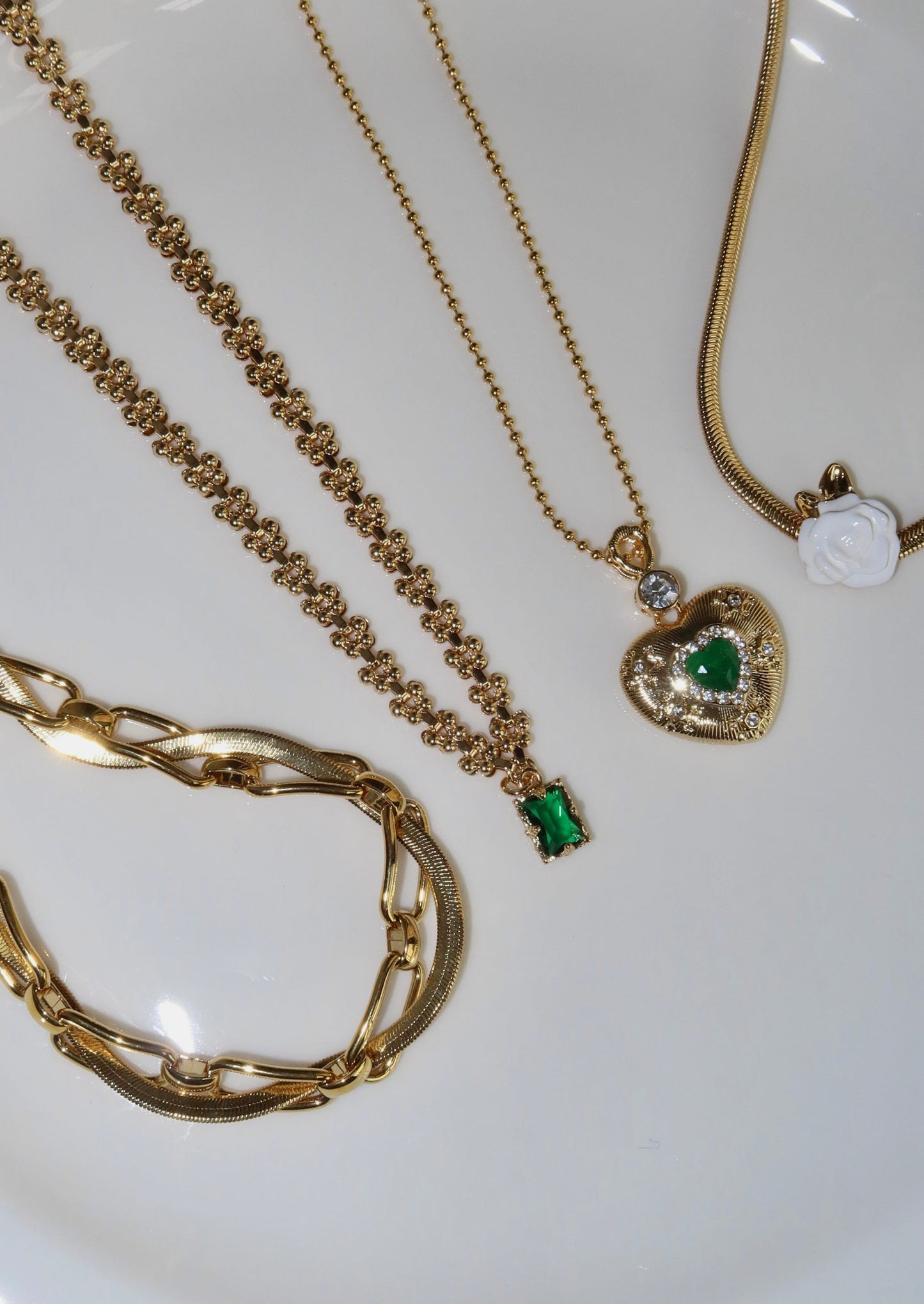 Collana dorata con pietra verde smeraldo Kay