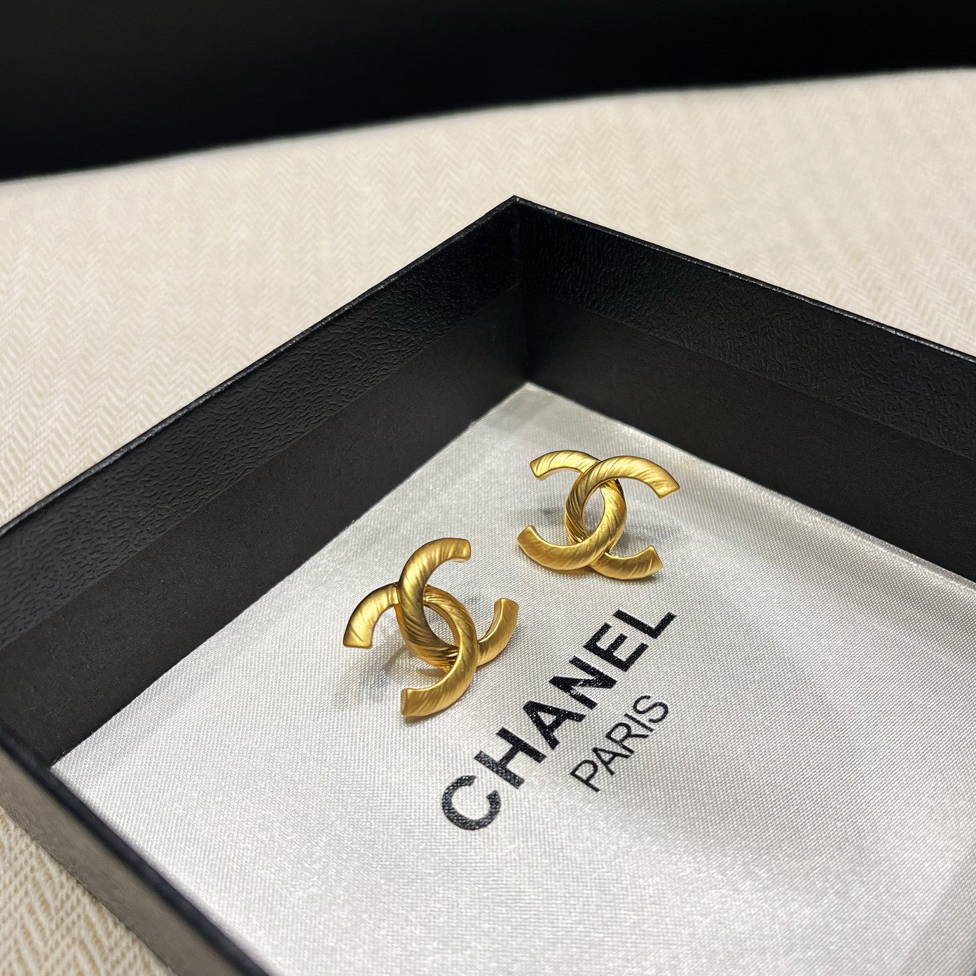 Gold Elegant Earrings