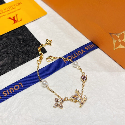 Trendy Treasure Crystal Bracelet