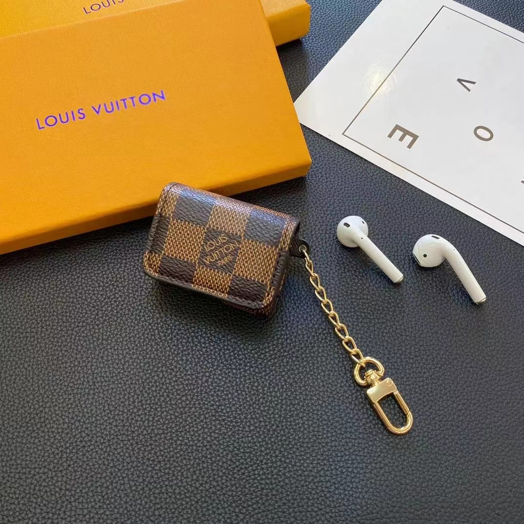 Klassische AirPods-Hülle mit verblasstem Muster