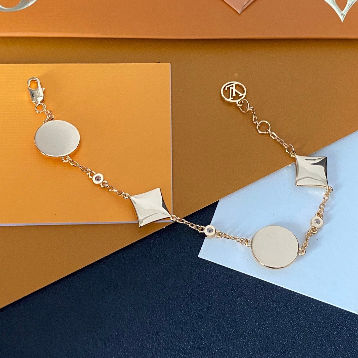 Luxurious Rhinestone Gem Bracelet