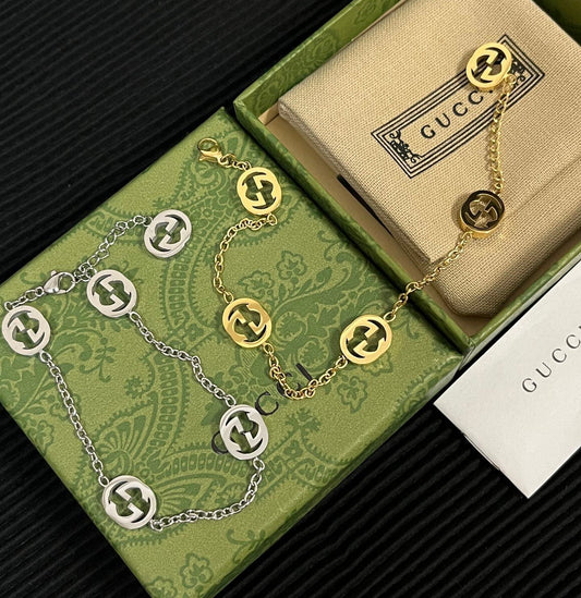 Fashionable Letter Bracelet