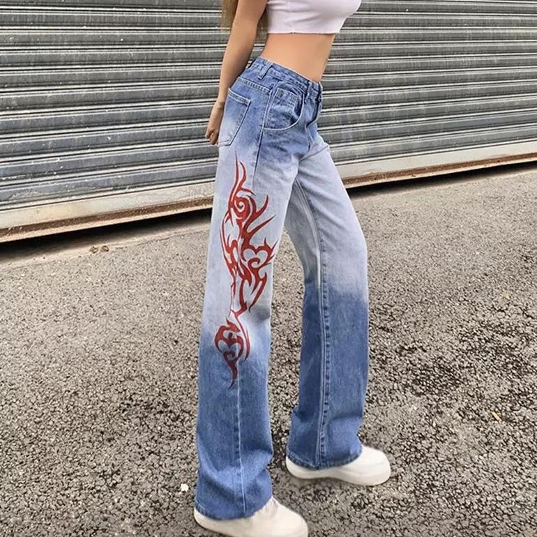 Jeans mit weitem Bein und verblasster Taille