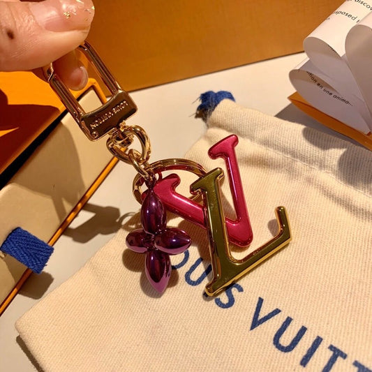 Modischer roter Anhänger