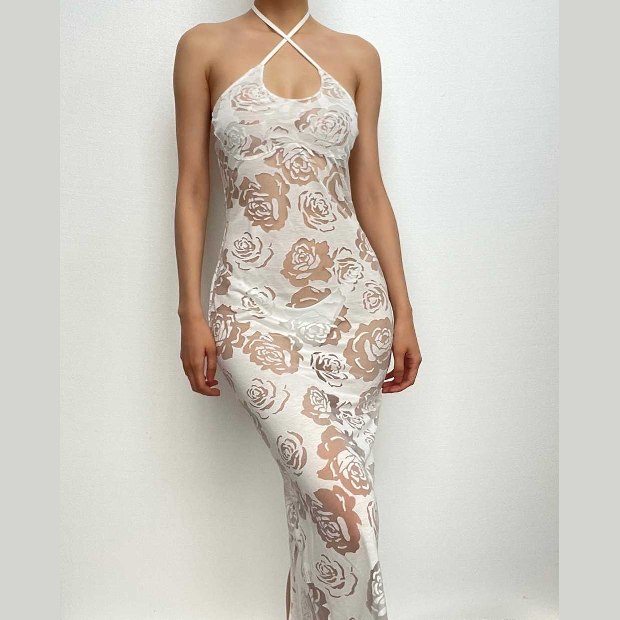 Durchsichtiges Neckholder-Midikleid mit Schlitz und überkreuzter Vorderseite und Blumenmuster