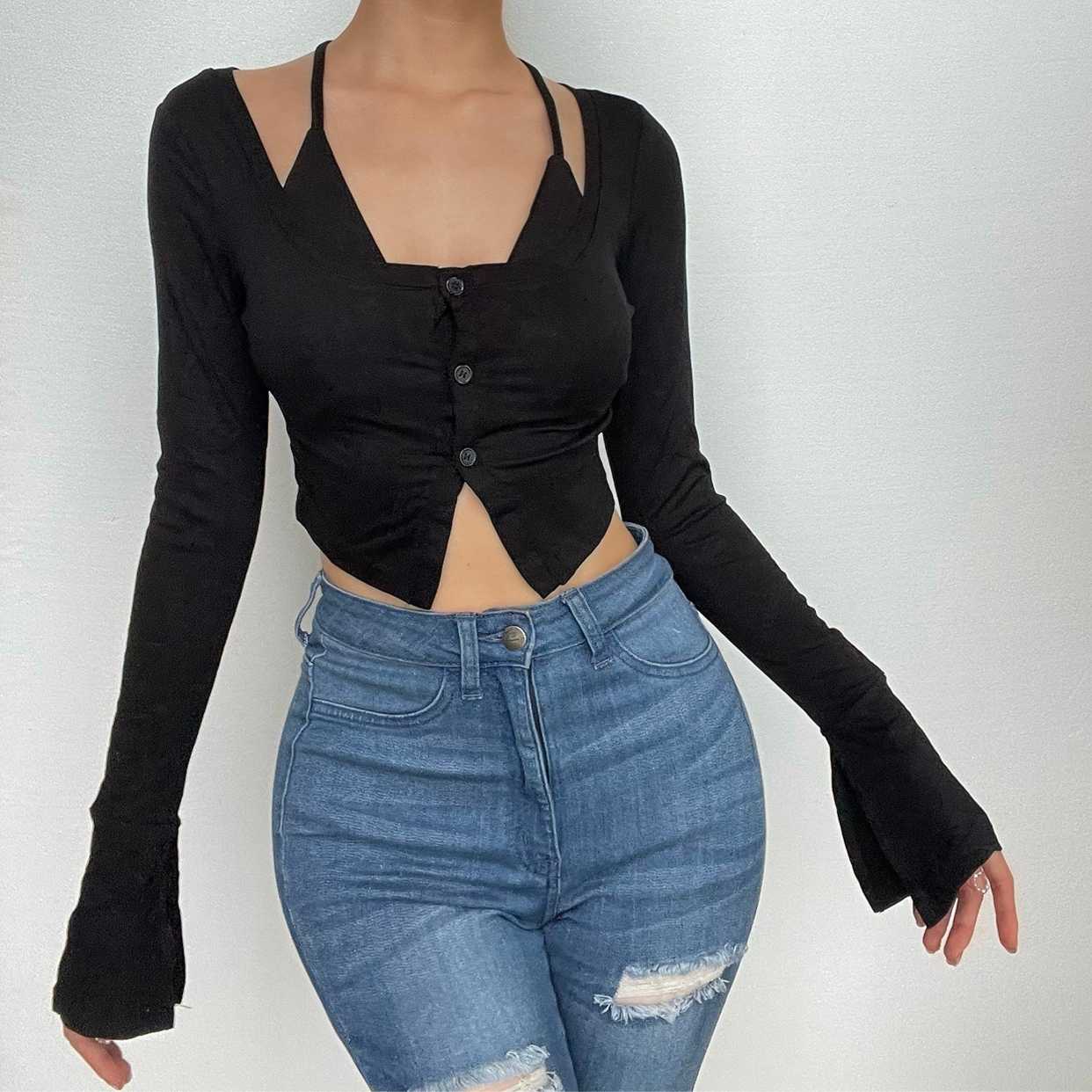 Top corto in 2 pezzi con allacciatura all'americana, maniche svasate e bottoni