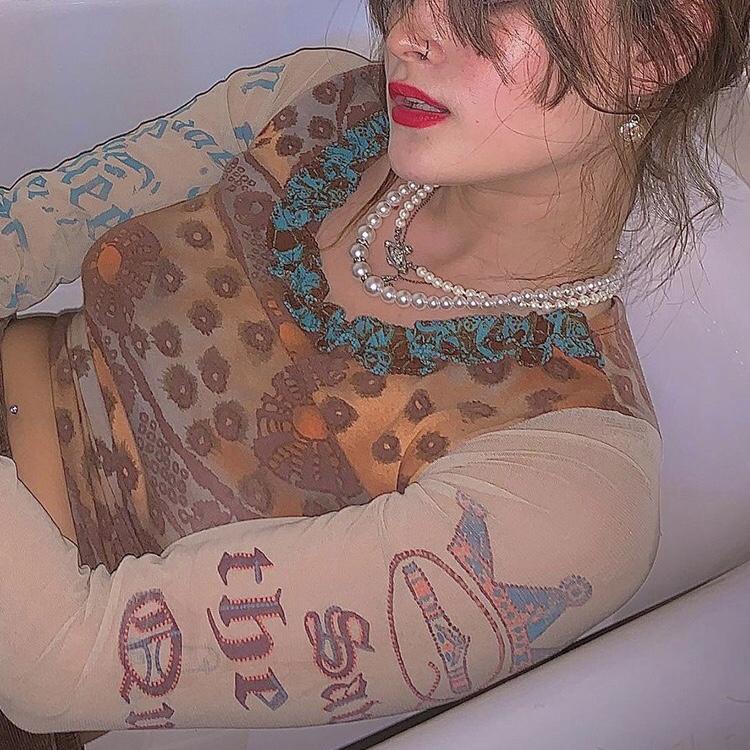 „Anarchy“ Y2K Mesh Grafik Top Crop Fit