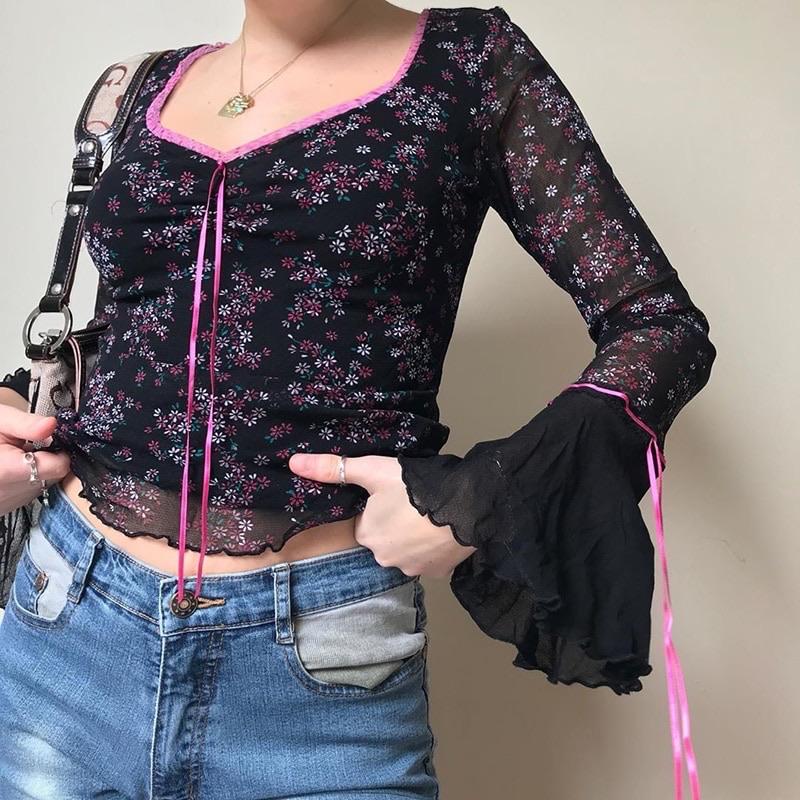 „Blossom“ Oberteil mit Netzdetail