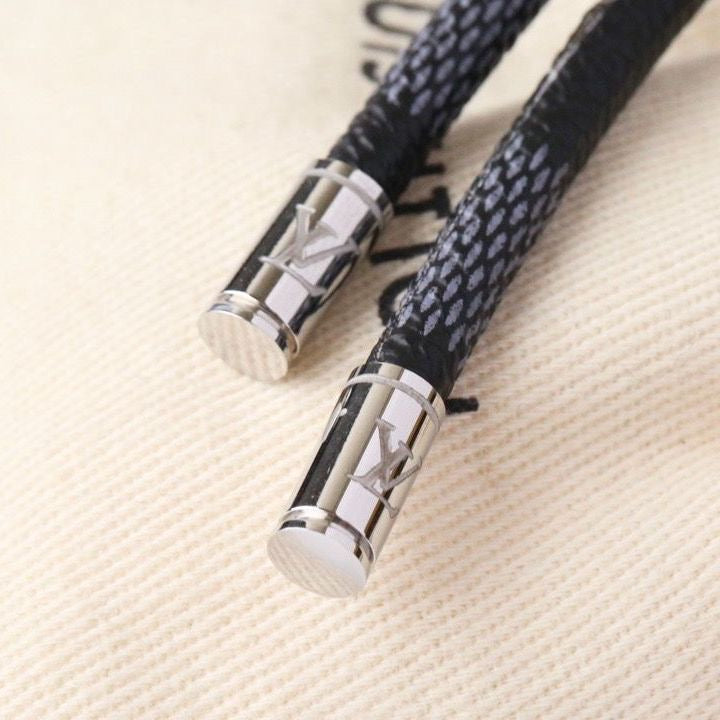 Elegante ciondolo a forma di corda