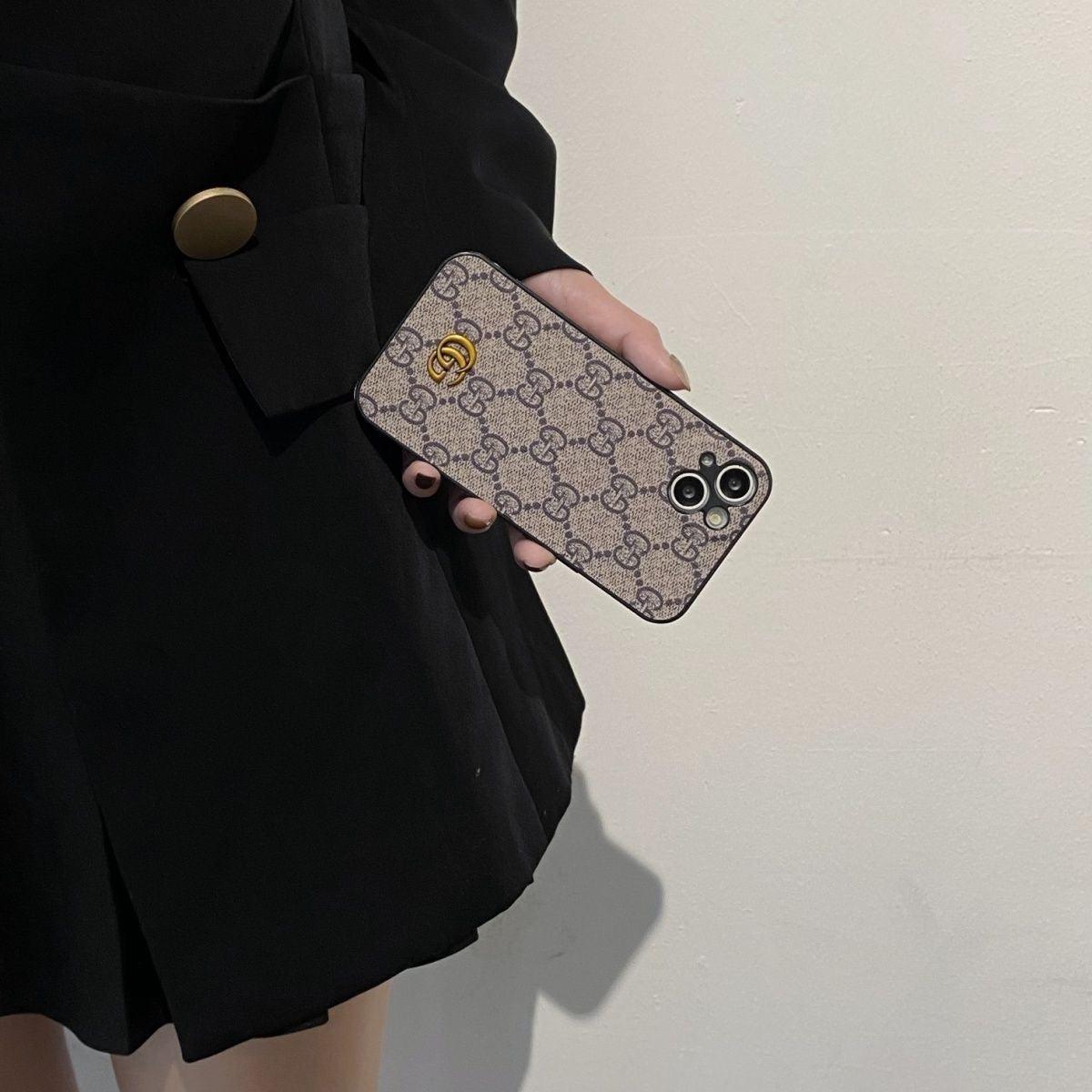 Gray G Fashion Trend iPhone Case - ERPOQ