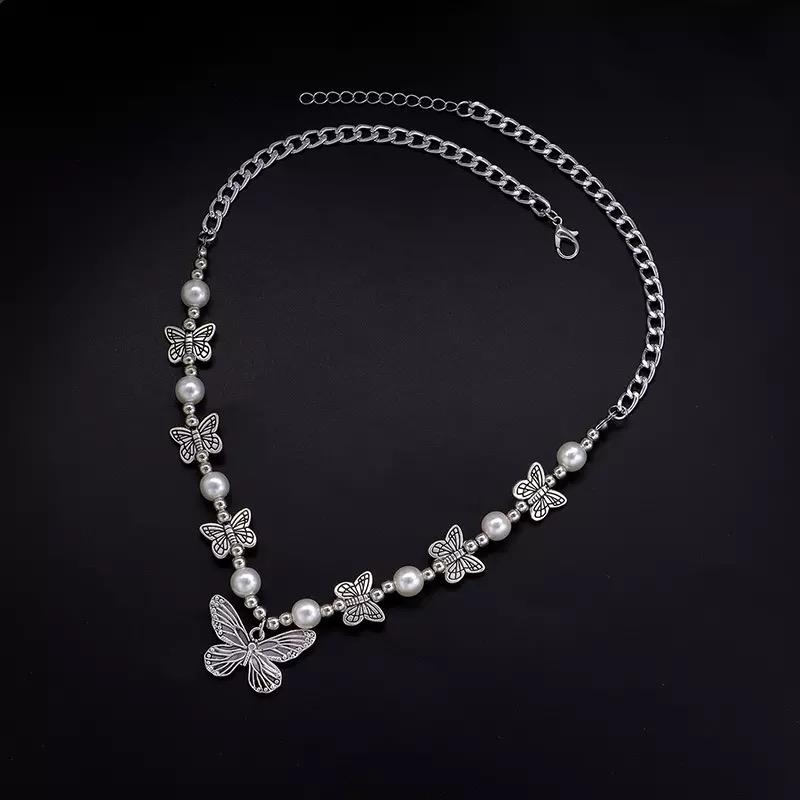„Perlen & Schmetterlinge“ Y2K Halskette