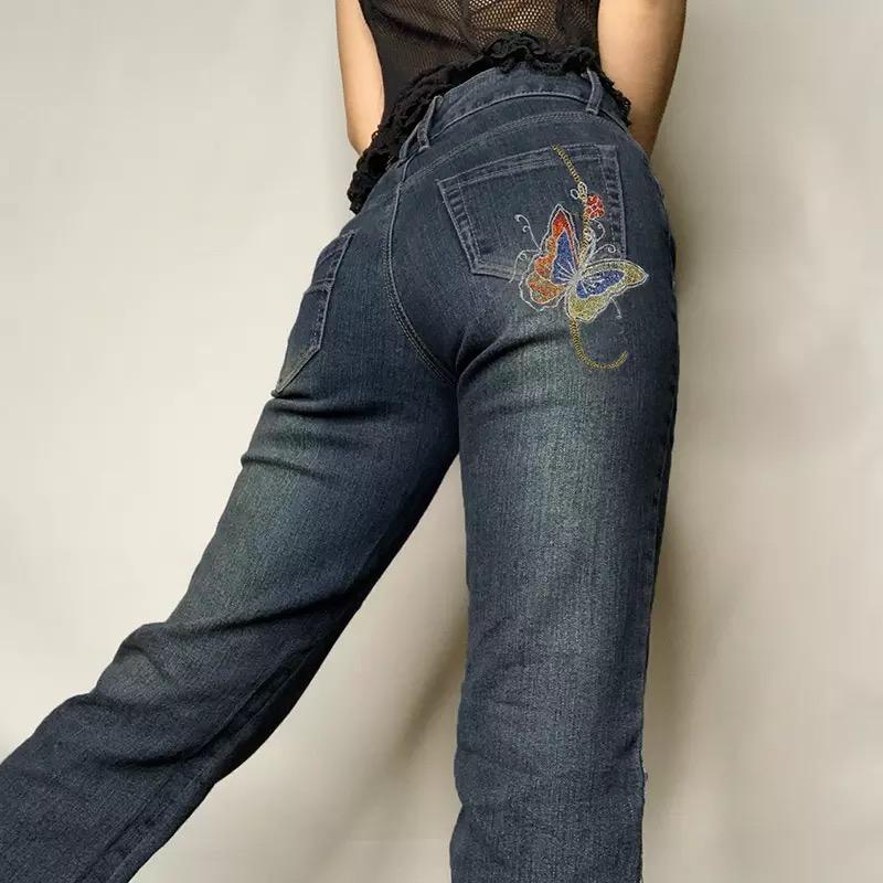 Jeans a vita bassa "Y2K Icon" con ricamo a farfalla vintage