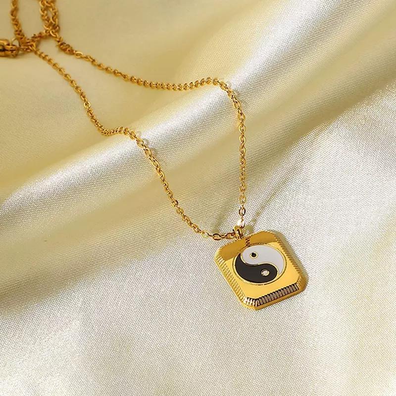 „Yin Yang“ 18 Karat vergoldete Halskette mit Anhänger
