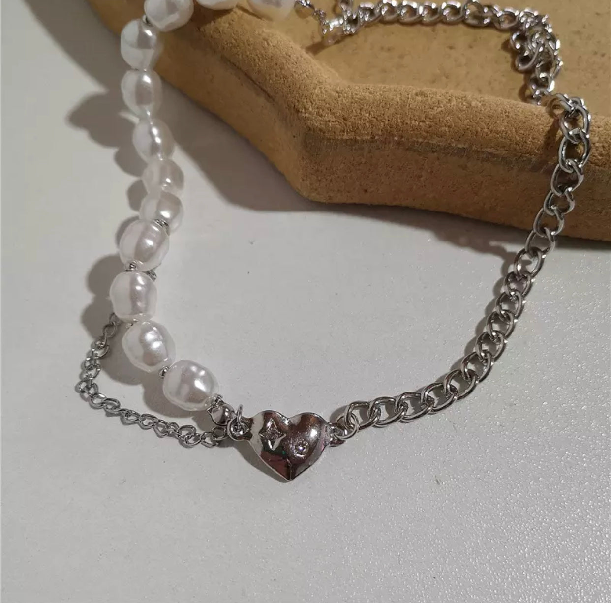 „Halfsies“ Y2K Perlenkette