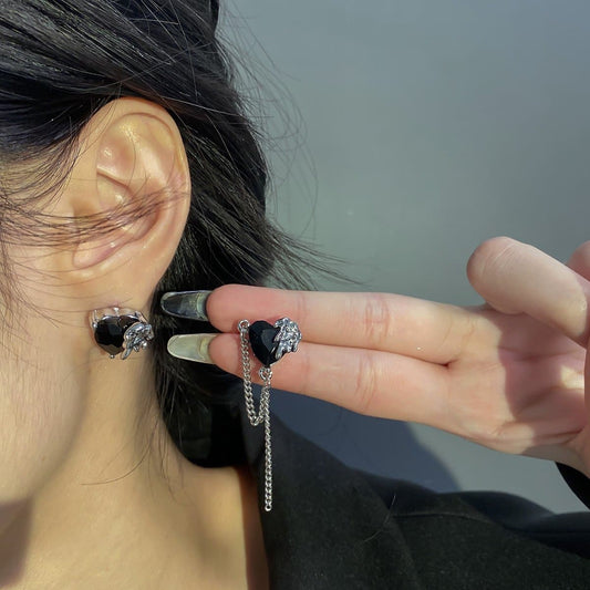 Herzförmige Lava-Silber-Kettenohrringe