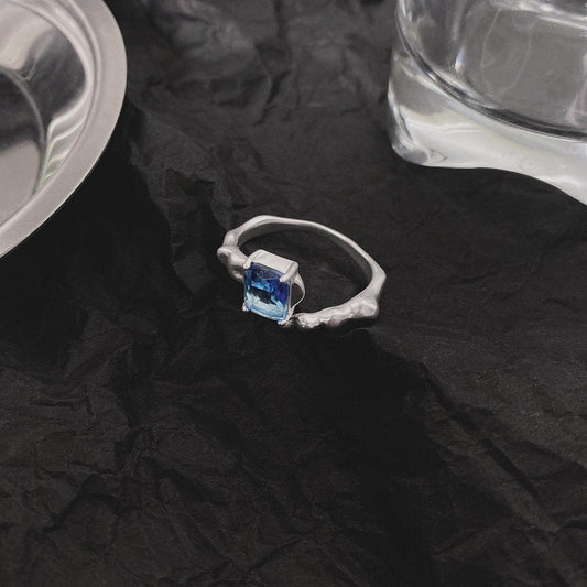 Anello aperto multicolore irregolare in pietra