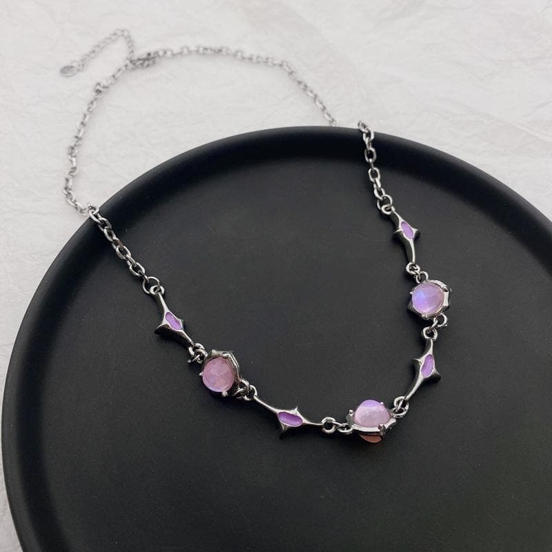 Halskette mit Steinanhänger