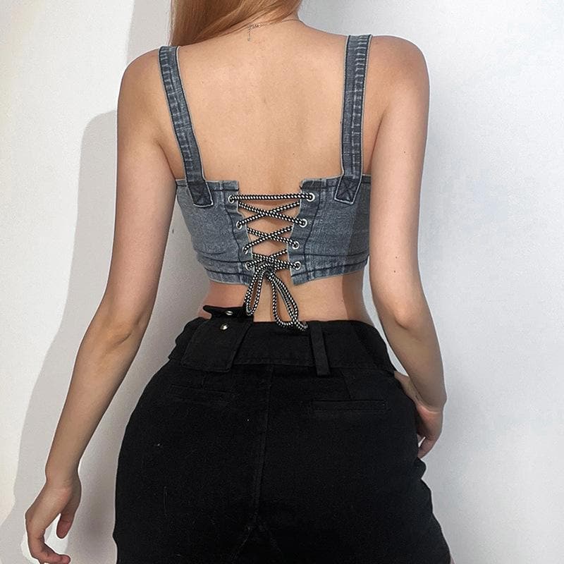 Top corto in denim senza maniche con lacci e orlo grezzo a contrasto