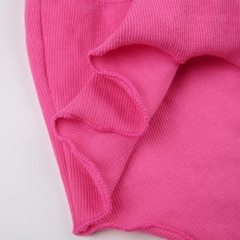 Neckholder-Crop-Top mit rückenfreiem Schlitz, Schmetterlingsmuster und kontrastierenden Rüschen