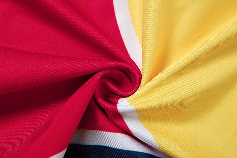 Ärmelloses Minikleid mit Rundhalsausschnitt und Kontrastdruck