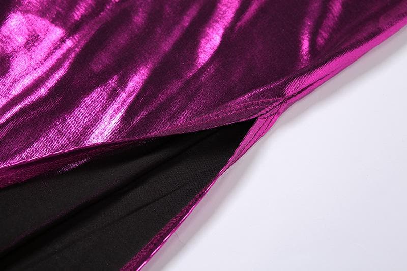 Rückenfreies Camisole-Midikleid mit metallischem Einschnitt am Ausschnitt und Schlitz