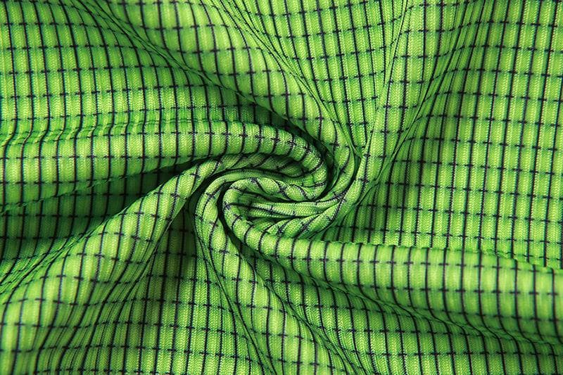 Zweiteiliger Body mit ausgehöhltem, überkreuztem Karomuster und langen Ärmeln