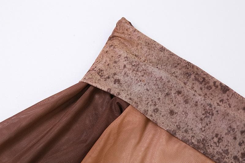 Schulterfreies, langärmliges Midikleid mit abstraktem Print und Kontrast