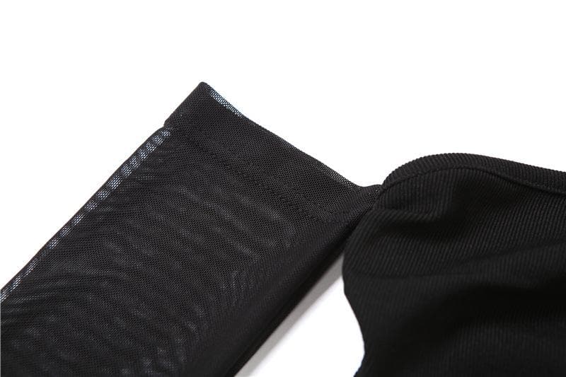 Schulterfreies Minikleid aus Netzstoff mit unregelmäßiger Aussparung und Rüschen