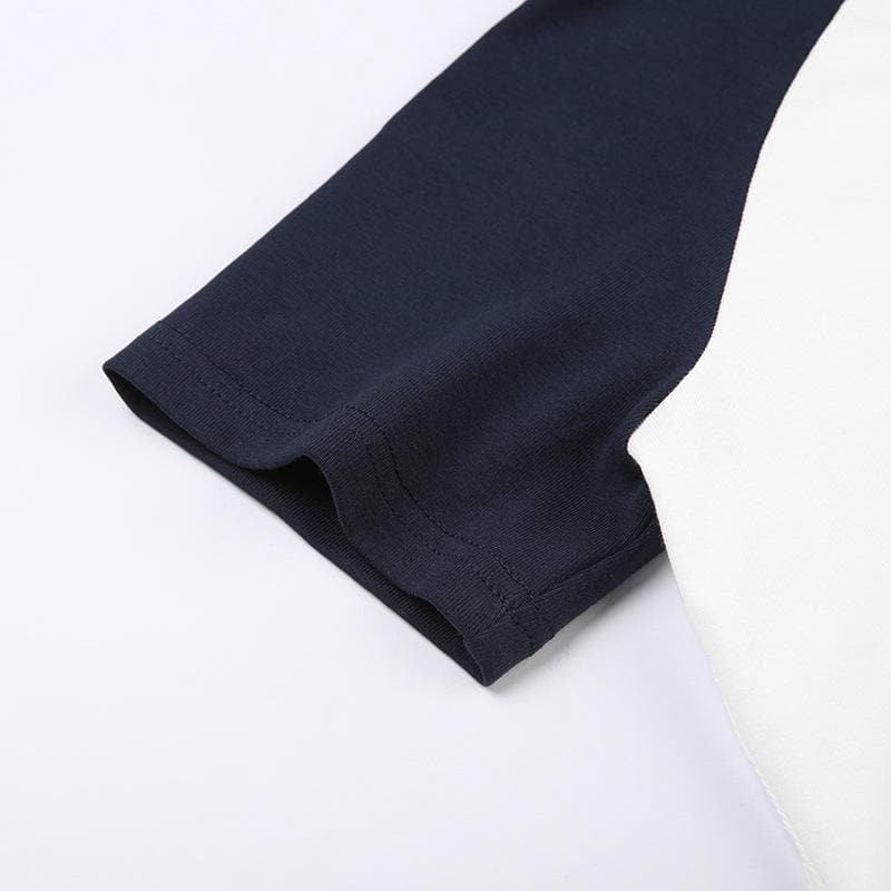 Maglia girocollo a maniche corte con motivo a stelle patchwork a contrasto
