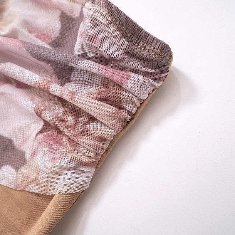 Top a tubino con schiena scoperta e arricciature a contrasto con stampa patchwork floreale