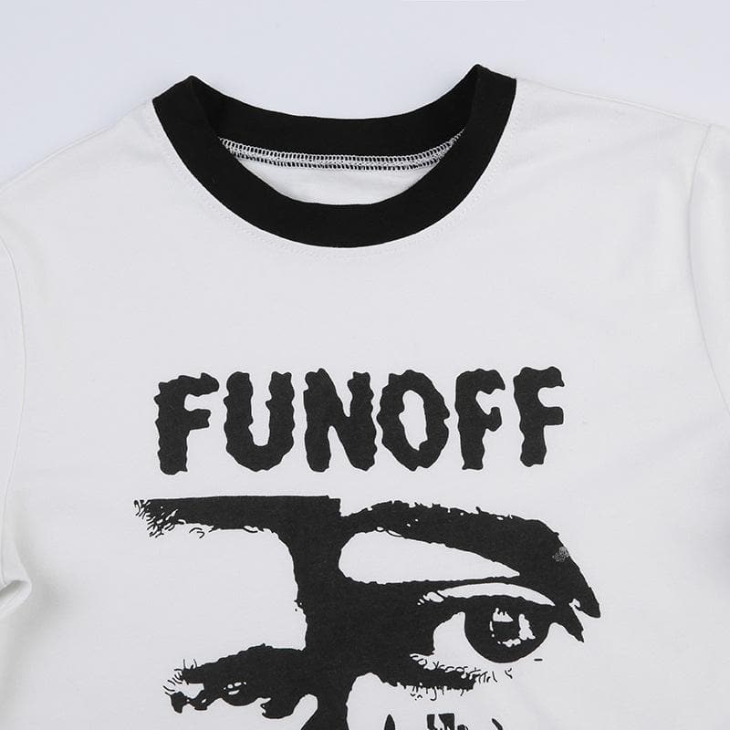 Top corto a maniche corte con scollo rotondo a contrasto e motivo "FUNOFF"