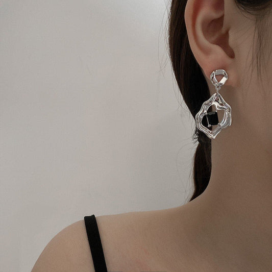 Orecchini irregolari con ciondolo in pietra