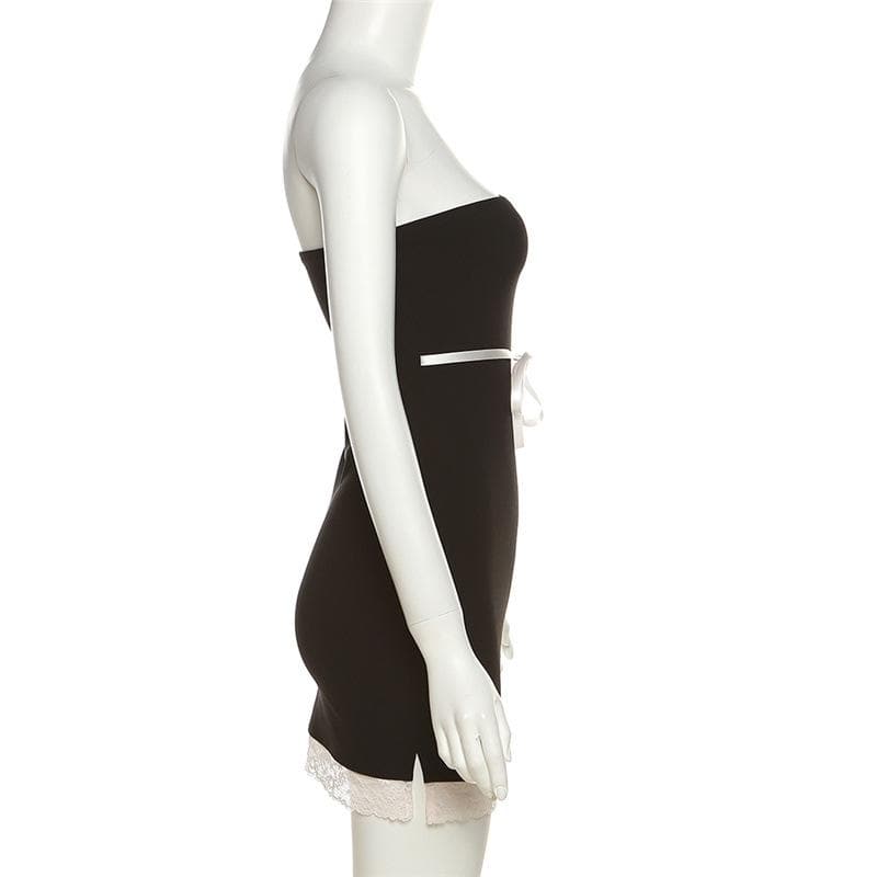 Rückenfreies Mini-Tube-Kleid mit Spitzensaum und Schlitz zum Selbstbinden