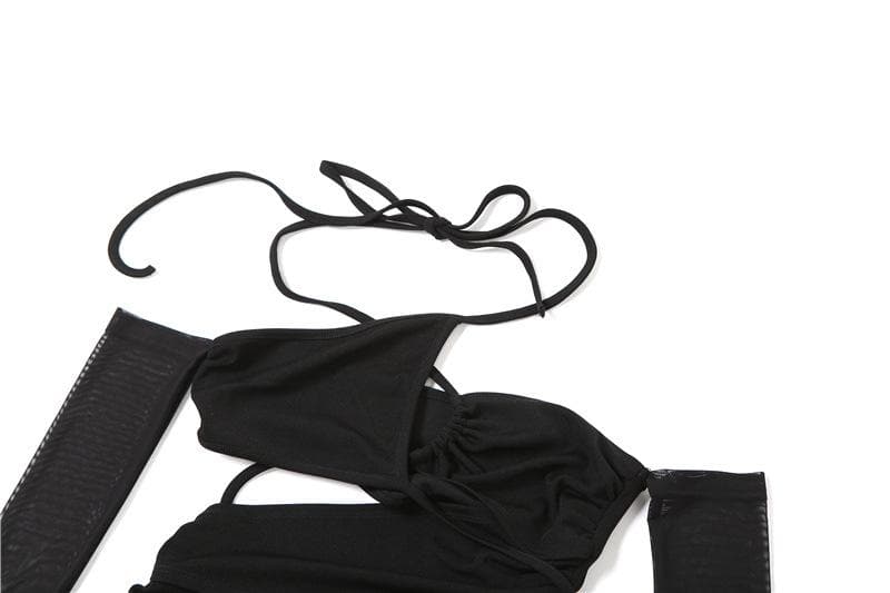 Schulterfreies Minikleid aus Netzstoff mit unregelmäßiger Aussparung und Rüschen