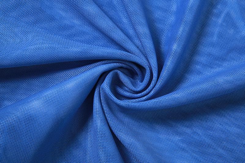 Kurzärmliges Crop-Top aus transparentem Netzstoff mit Rüschen und Kontrastdruck